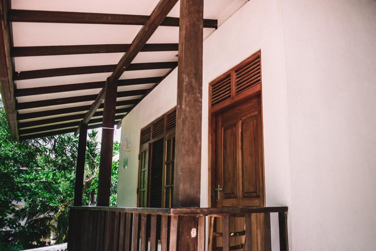 Kadolana Guest House Mirissa Exterior photo